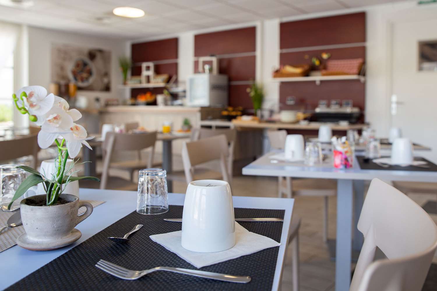 restaurant cafeteria
