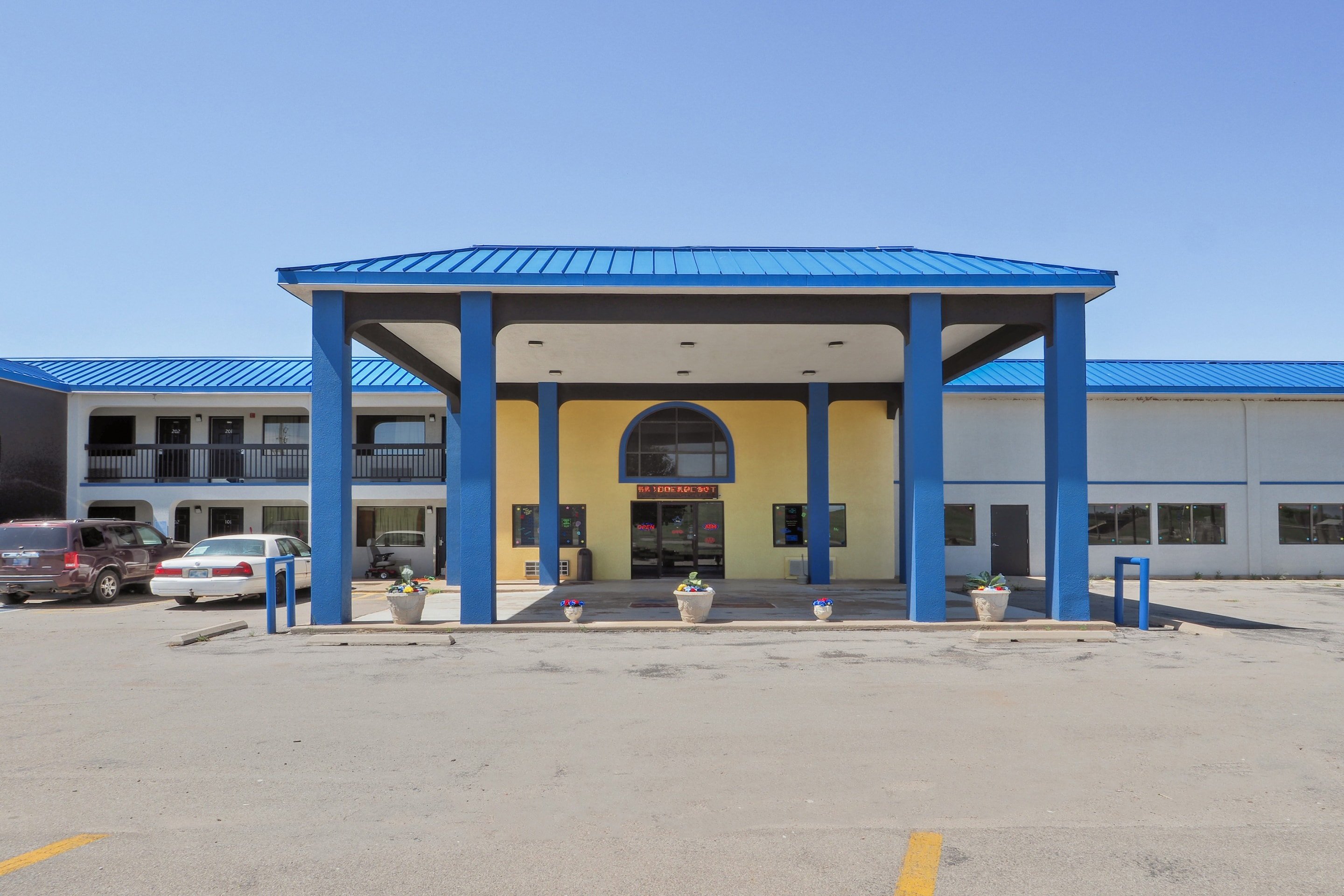 Lonestar Inn Suites, Erick OK Hwy 40 16/16