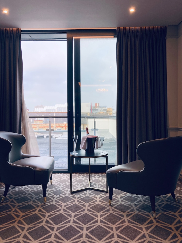 Seven Hotel 56/57