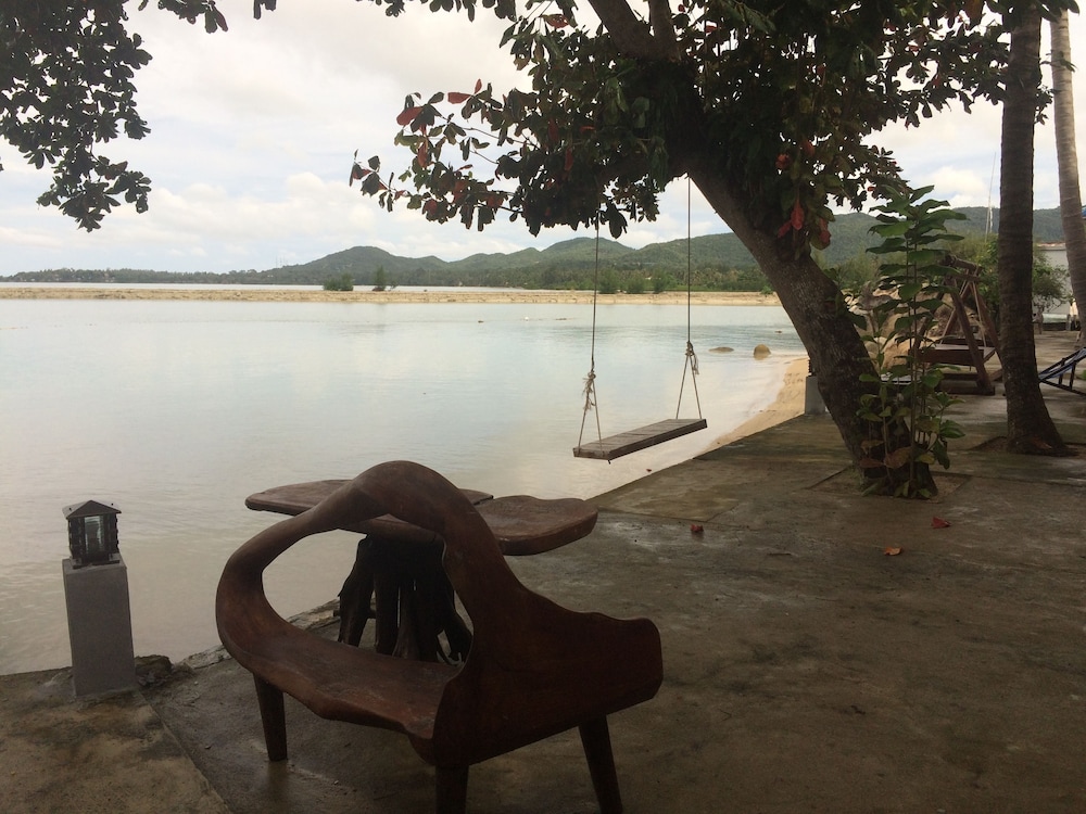 THARATHIP RESORT 63/68