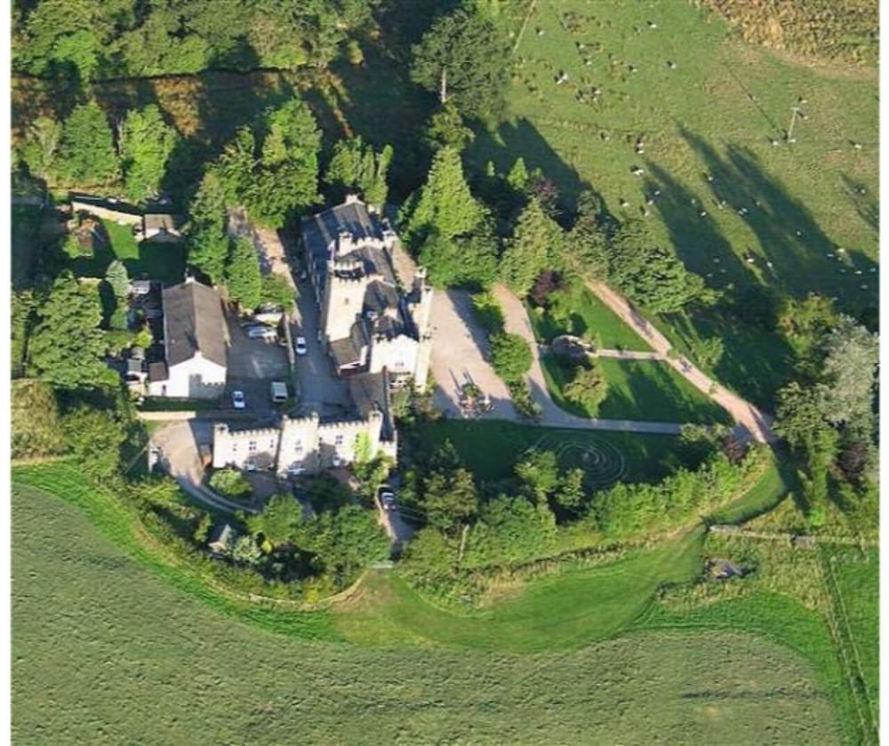 Augill Castle Hotel 42/47