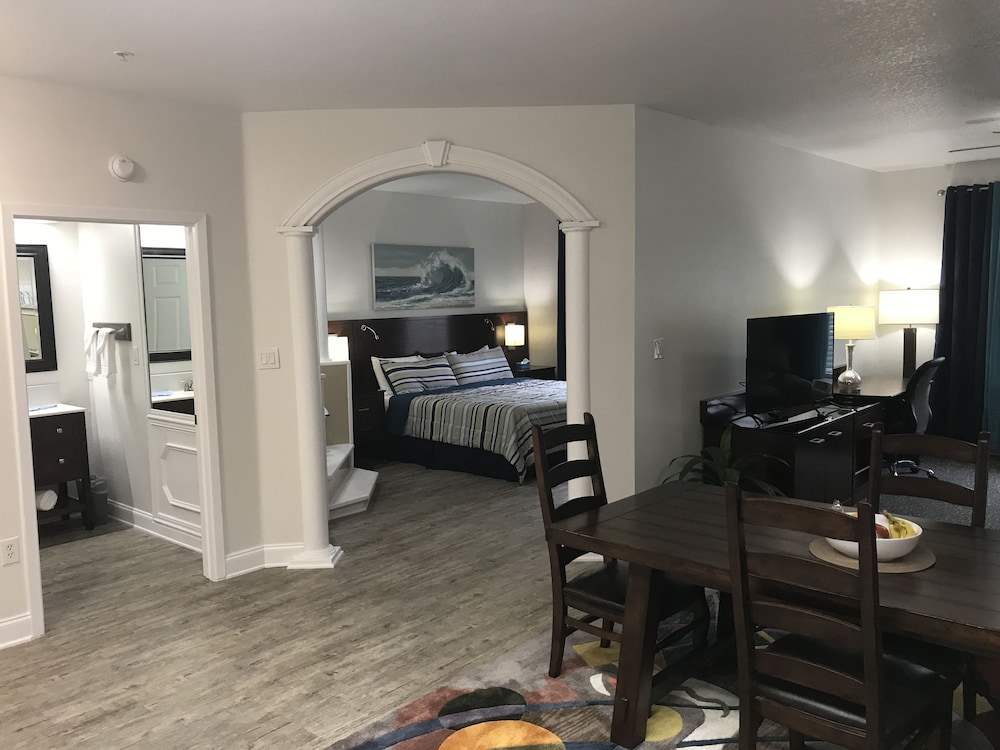 Hotel Pensacola 46/65