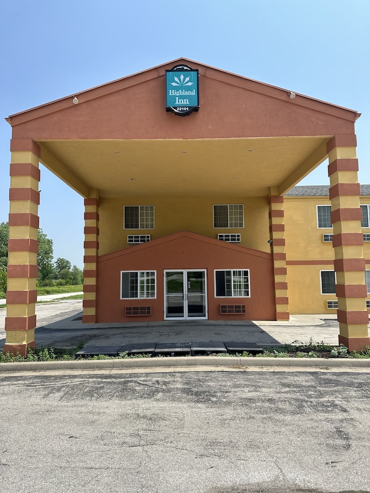 Highland Inn Peculiar 3/52