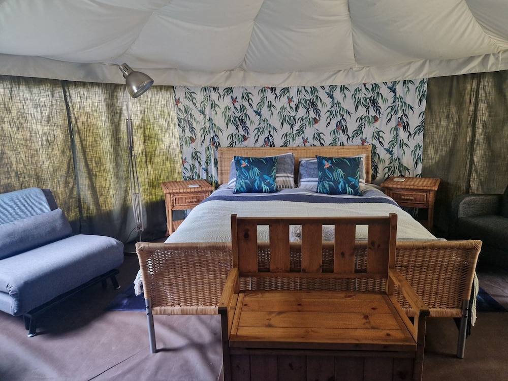 خيمة بحمام مشترك، The Little Hide - Grown Up Glamping 9/10