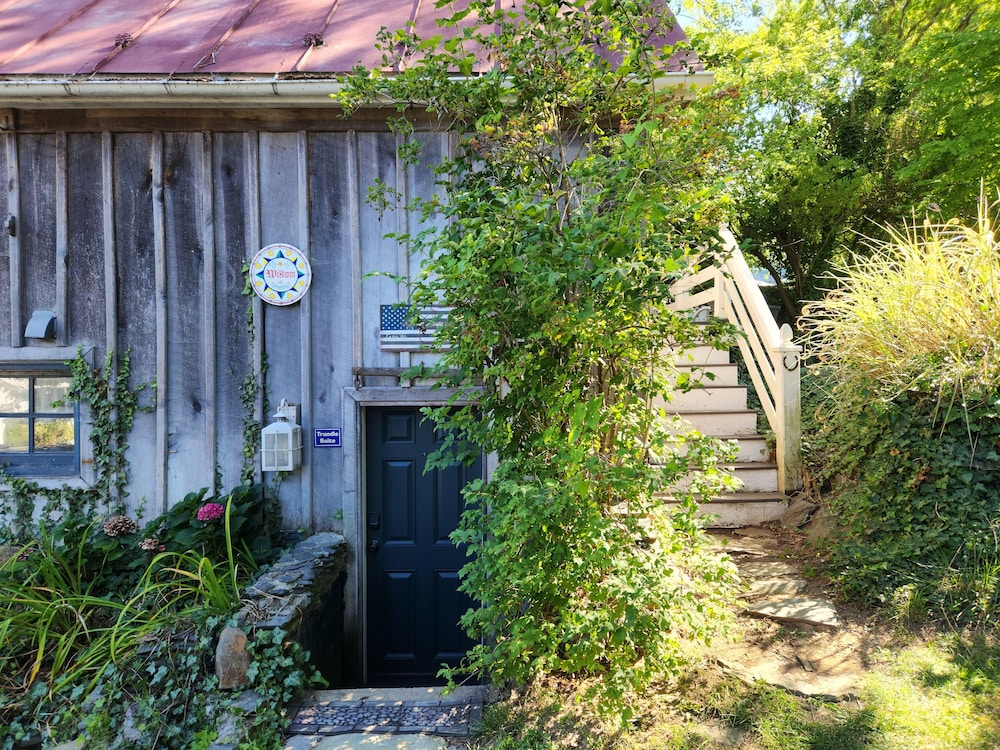 Lily Garden Bed and Breakfast 16/28