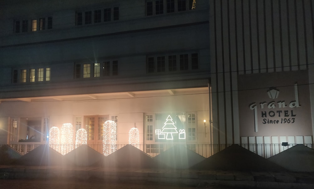 Grand Hotel 4/44