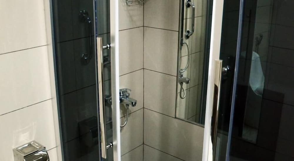 CITY ROSE HOTEL SUITES 39/67