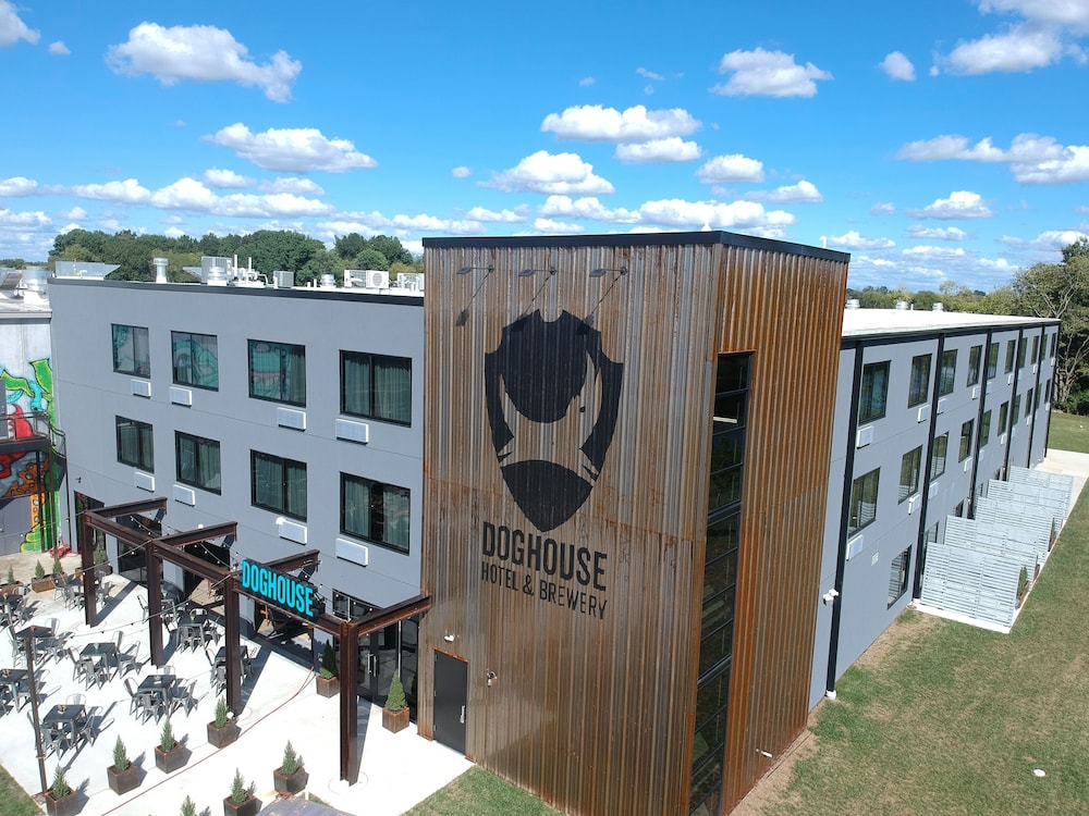 DogHouse Hotel and Brewery 1/22