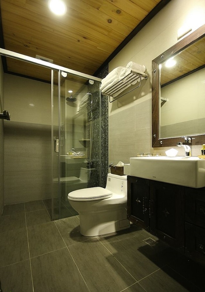 Sun Moon Lake Youngquan Hotels 47/50
