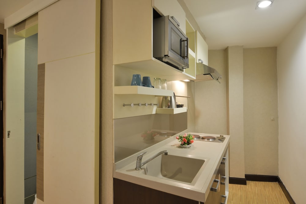 Arawana Express Phrom Phong (ex. Icheck Inn Regency Sukhumvit) 29/52