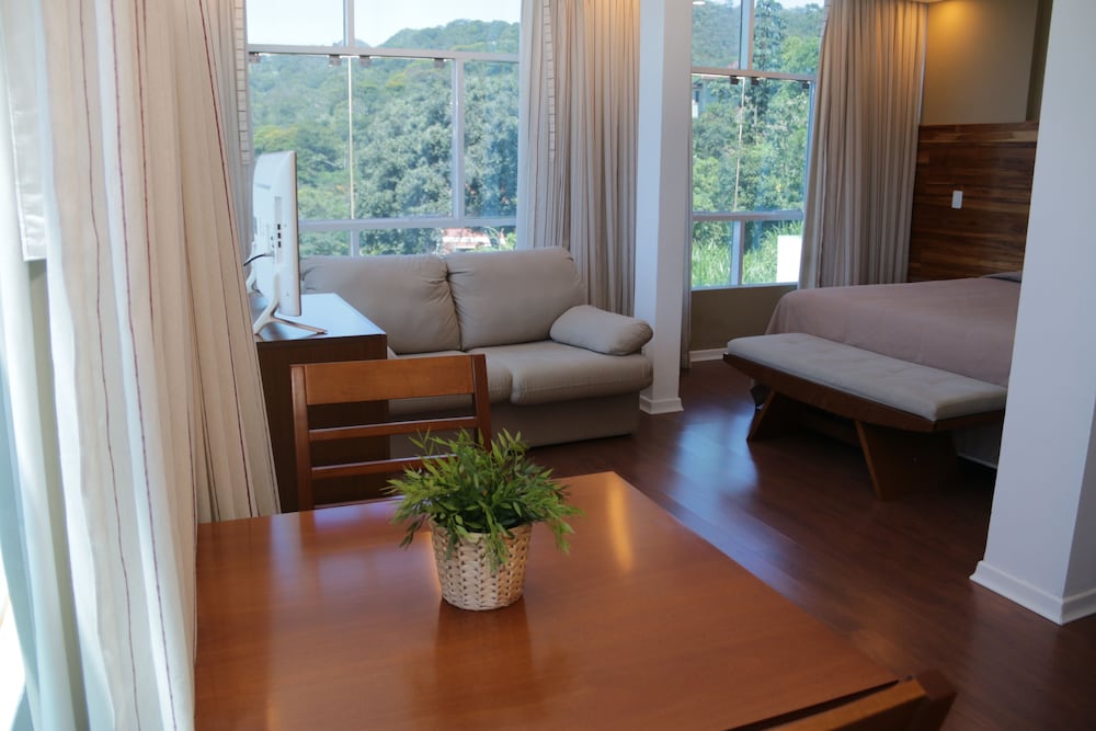 Petropolis Inn 33/50