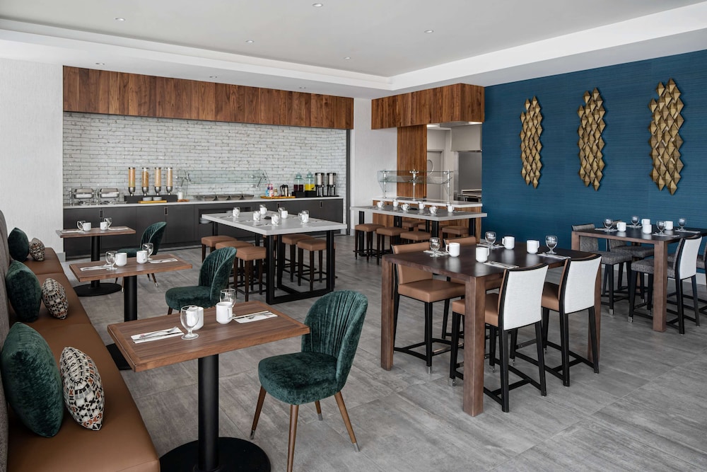 Hilton Garden Inn Camden Waterfront Philadelphia 41/53