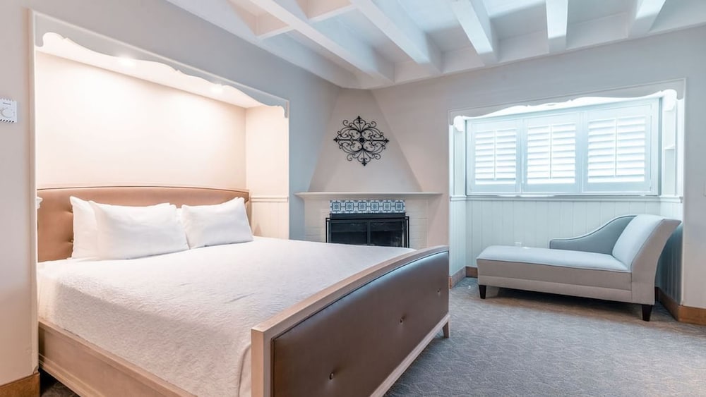 PREMIUM, KING BED