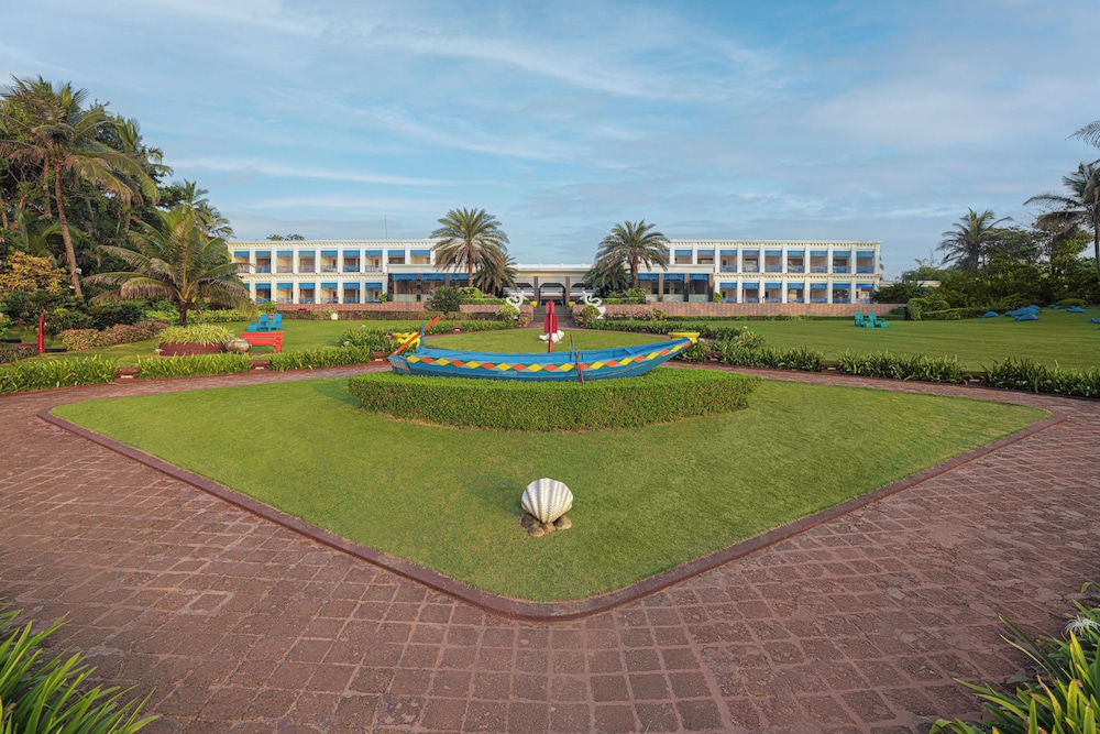 MAYFAIR Palm Beach Resort 67/74