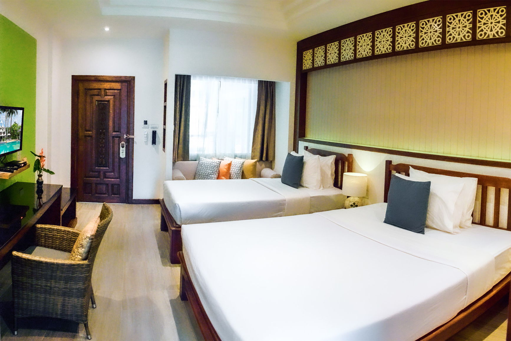 Deluxe, Double or Twin Bed