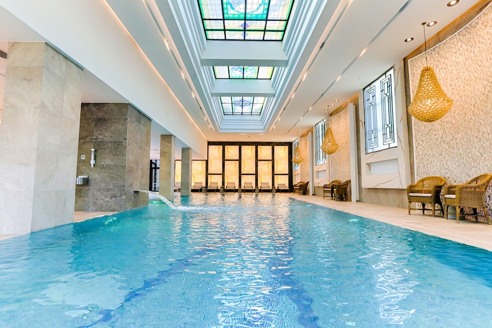 Danubius Health Spa Resort Thermia Palace Formerly Thermia Palace Hotel 12/73