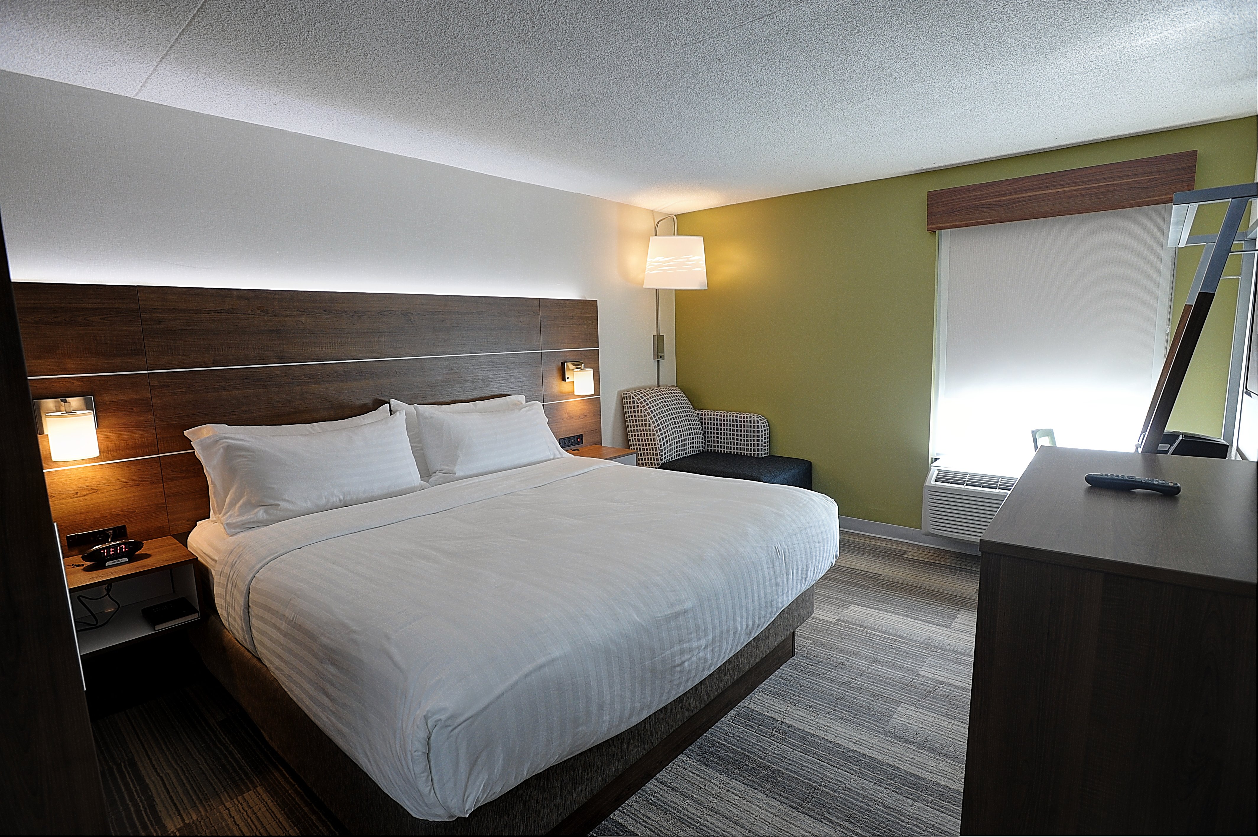Holiday Inn Express Suites Toronto Airport West 22/55