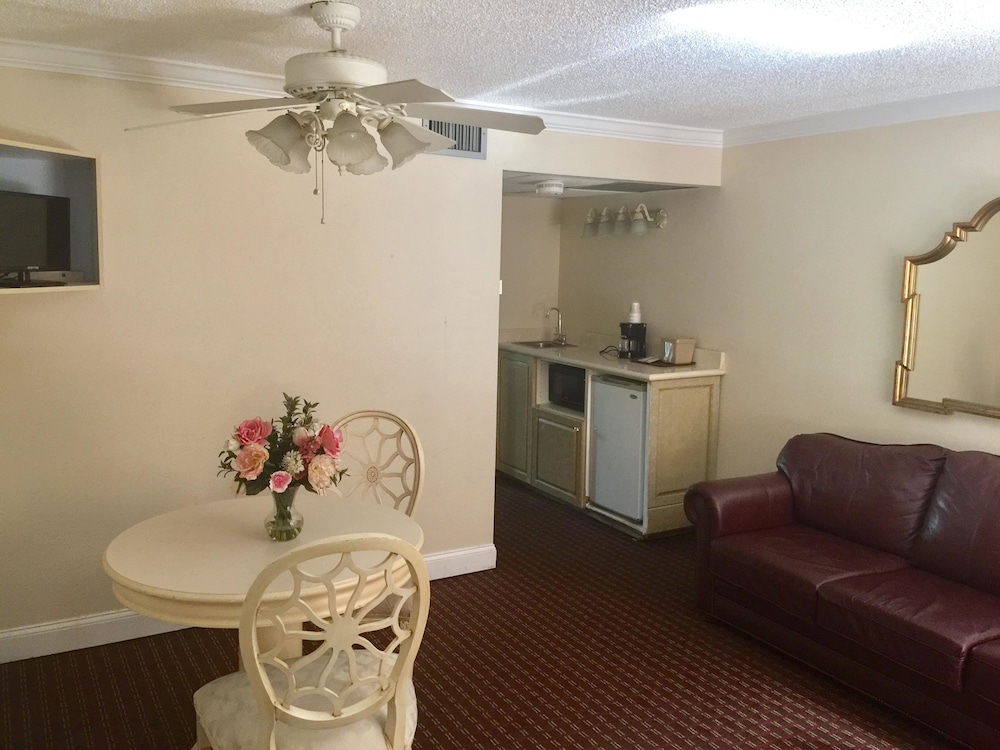 Grand Palms Resort 42/58