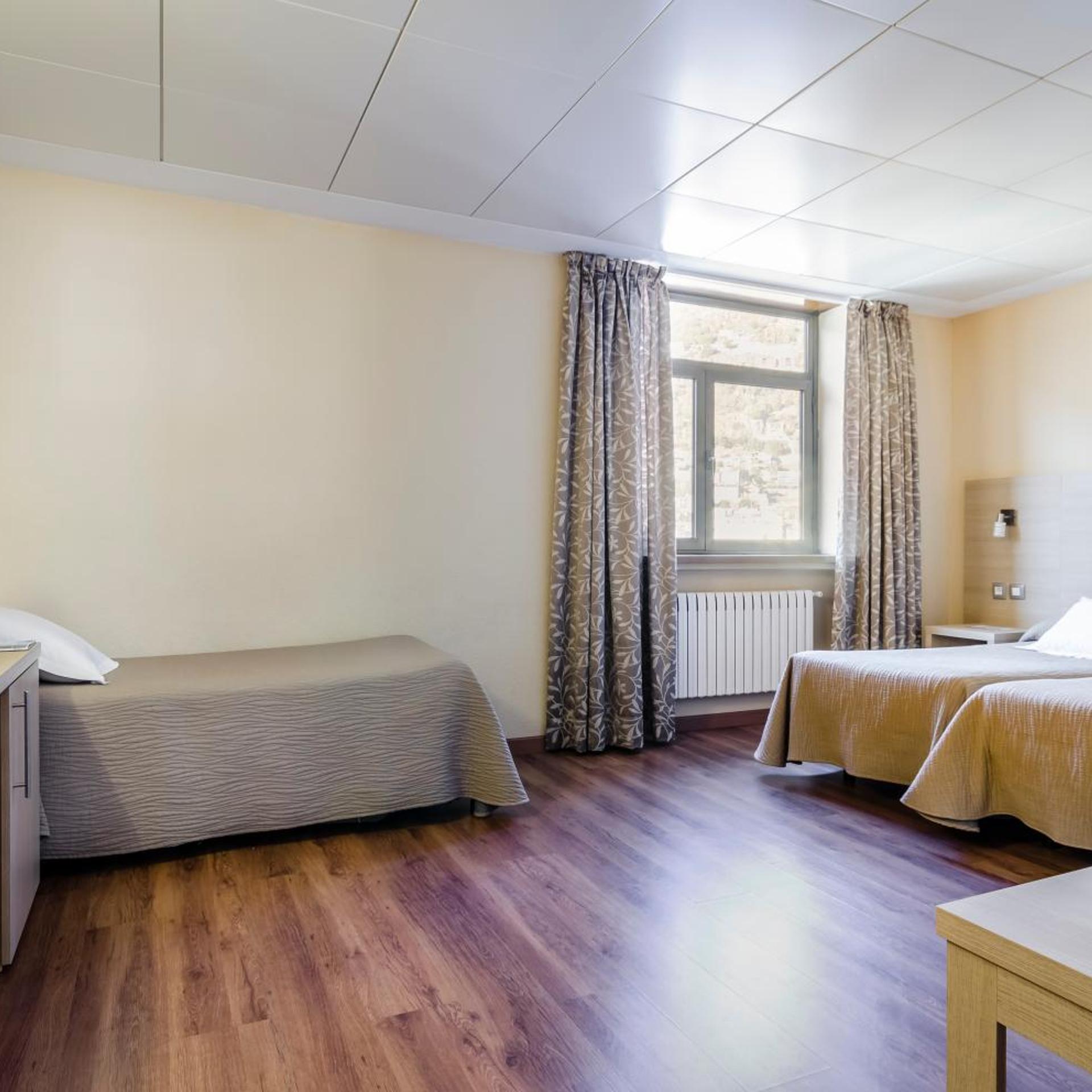 غرفة ثلاثية بسرير فردي بإطلالة على الجبل، Panorama Hotel 6/10