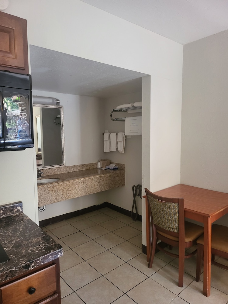 Baymont by Wyndham Williamsburg 9/45