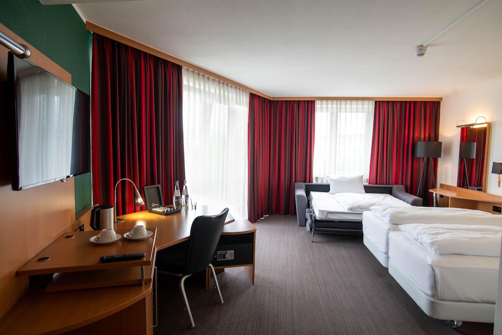 غرفة عائلية بسرير كوين مع أريكة، Best Western Conference Airporthotel Frankfurt-Moerfelden 8/10