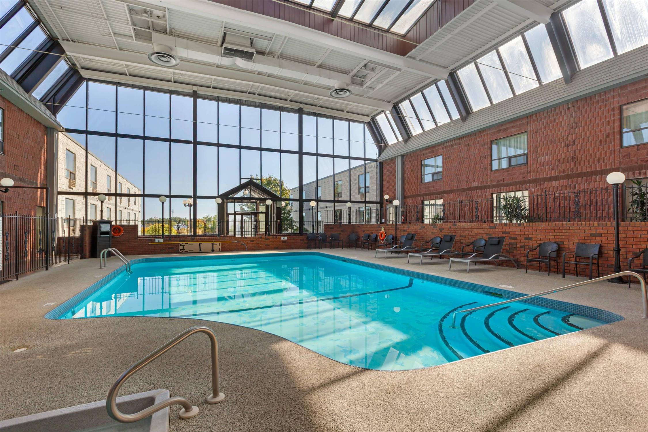 Quality Inn & Conference Centre Midland 31/54