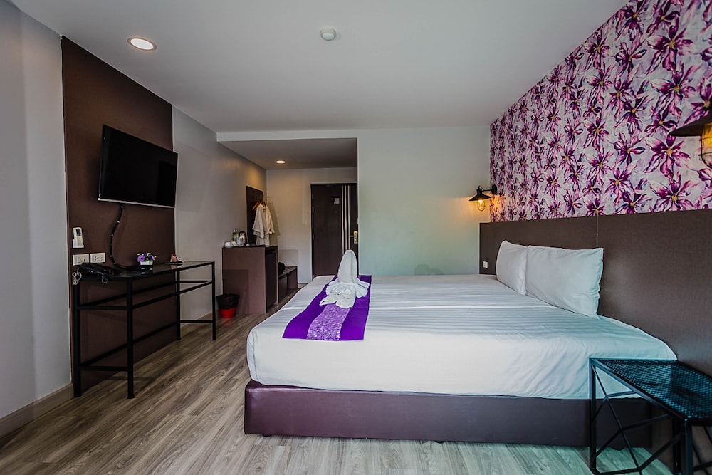 Embryo Hotel 24/76