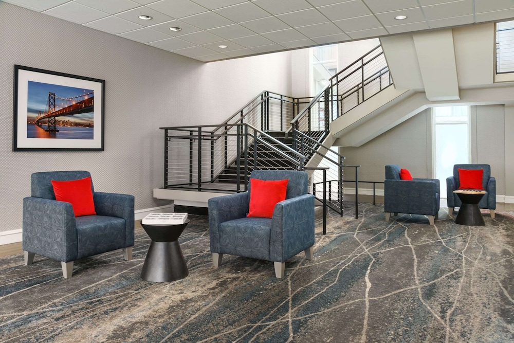 Hotel Caza Fishermans Wharf 24/50