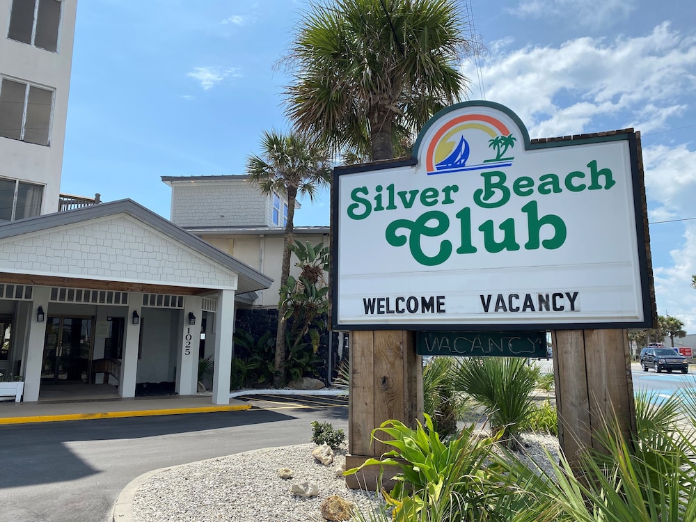 Silver Beach Club 4/50