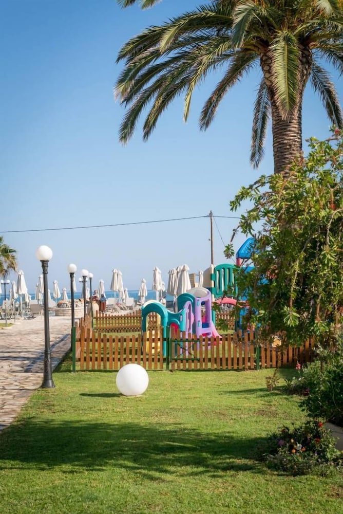 Acharavi Beach Hotel 76/84