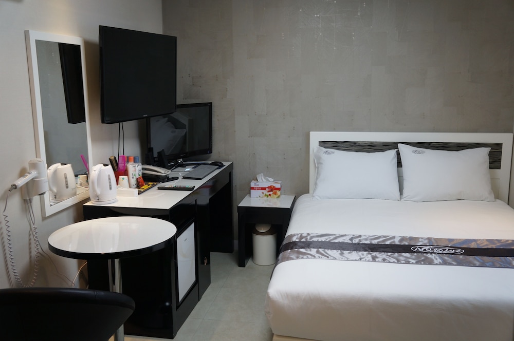 Novaluz Tourist Hotel 11/23
