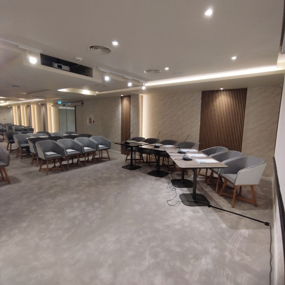 Leonardo Hotel Athens City Center 35/58
