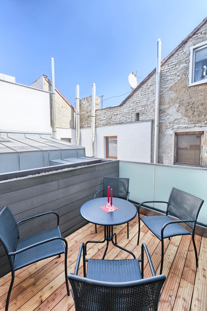 Empirent Apartments 33/50