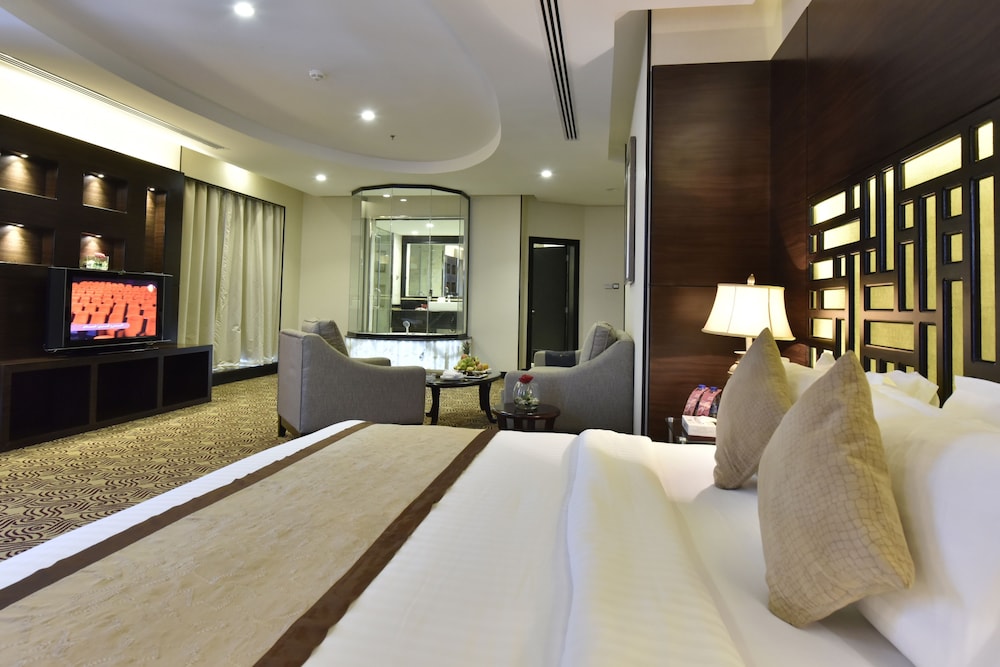 Awaliv International Hotel 10/68