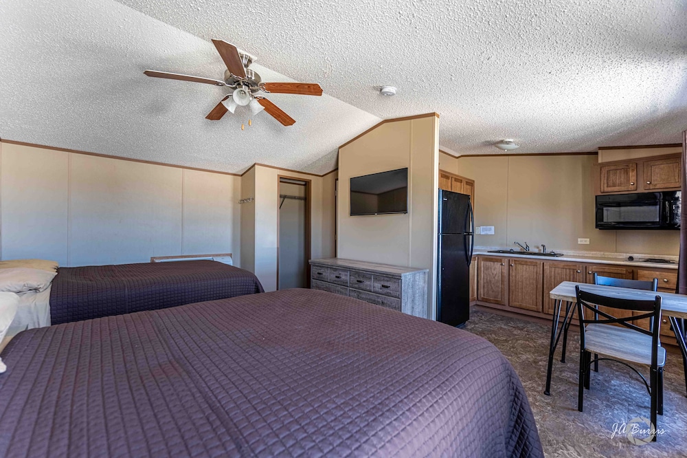 Elite Cabins and RV Park 9/51