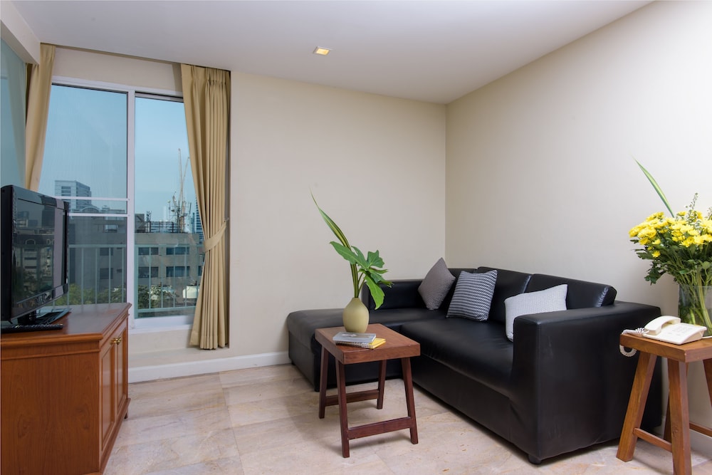Sabai Sathorn Serviced Apartment 32/50