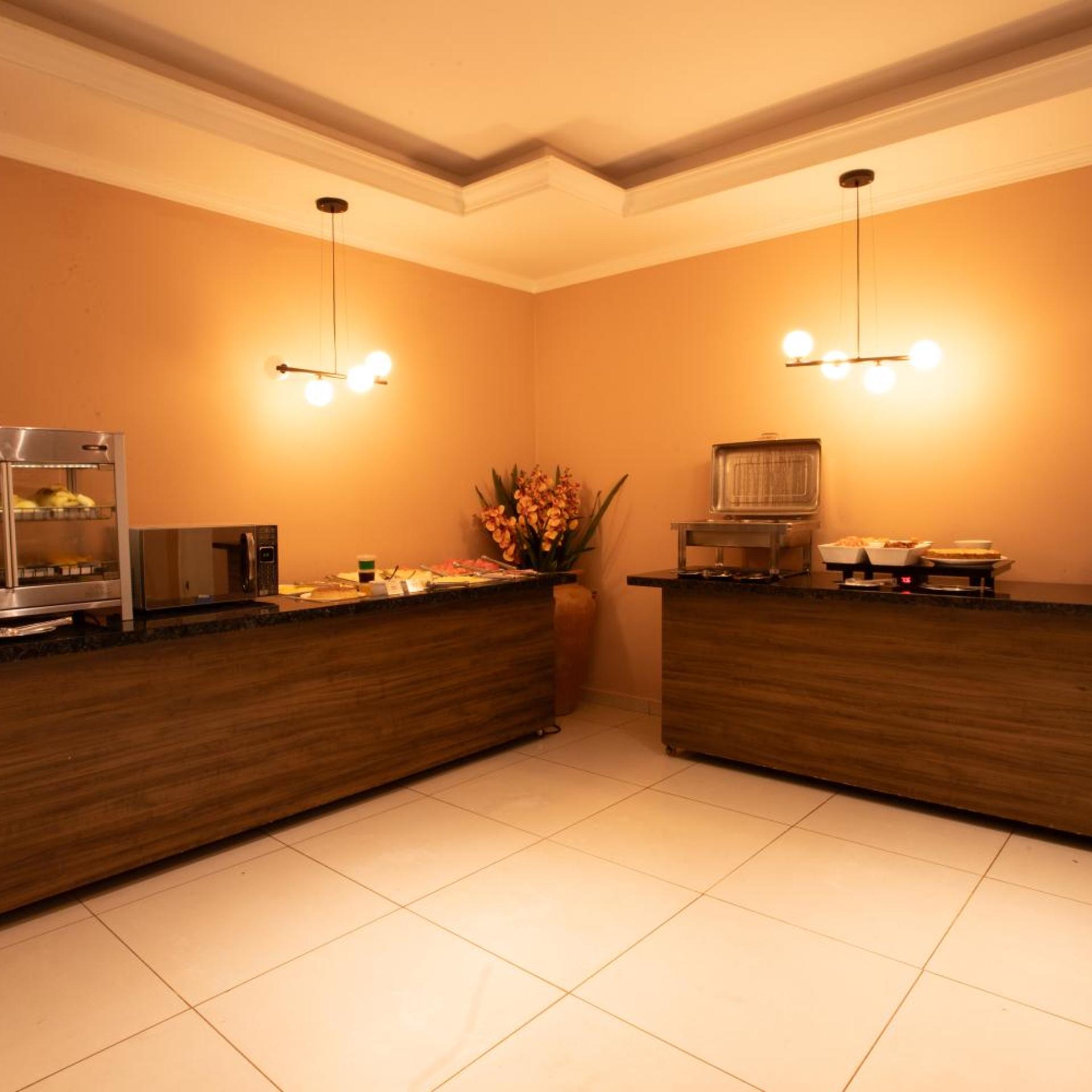 Ellus Hotel 5/50