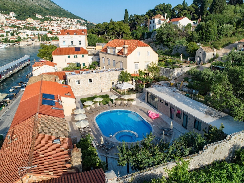 ORKA APARTMENTS 69/75