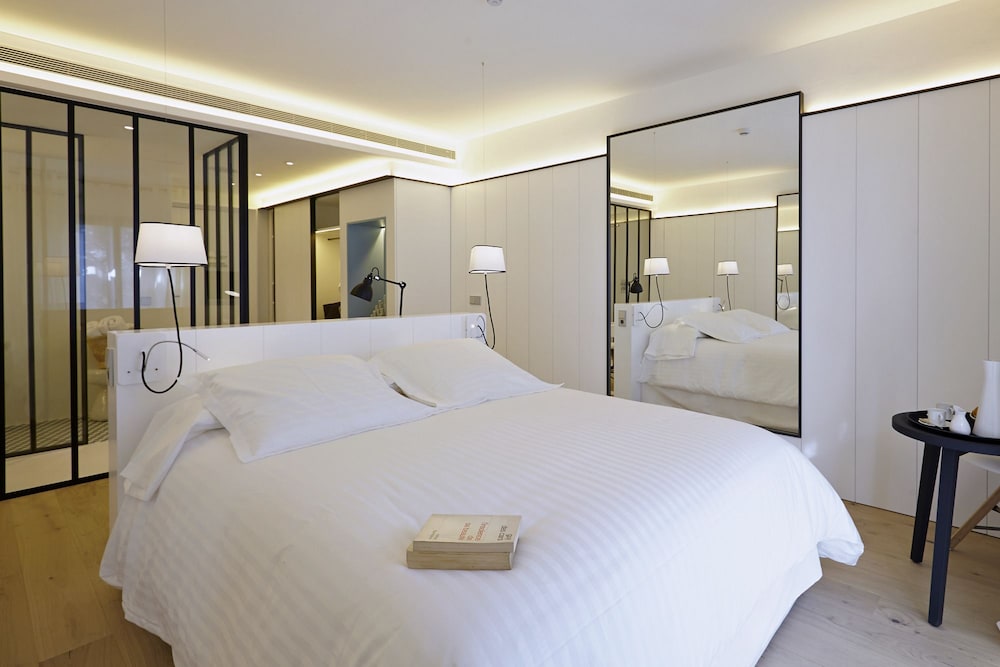 Room, Double Bed, Garden View, Balcony or Terrace