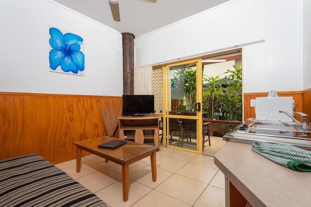 Castaway Resort 56/80