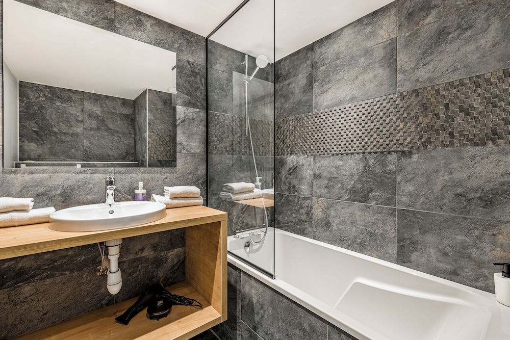 Mercure Saint Etienne Parc De L Europe 30/34