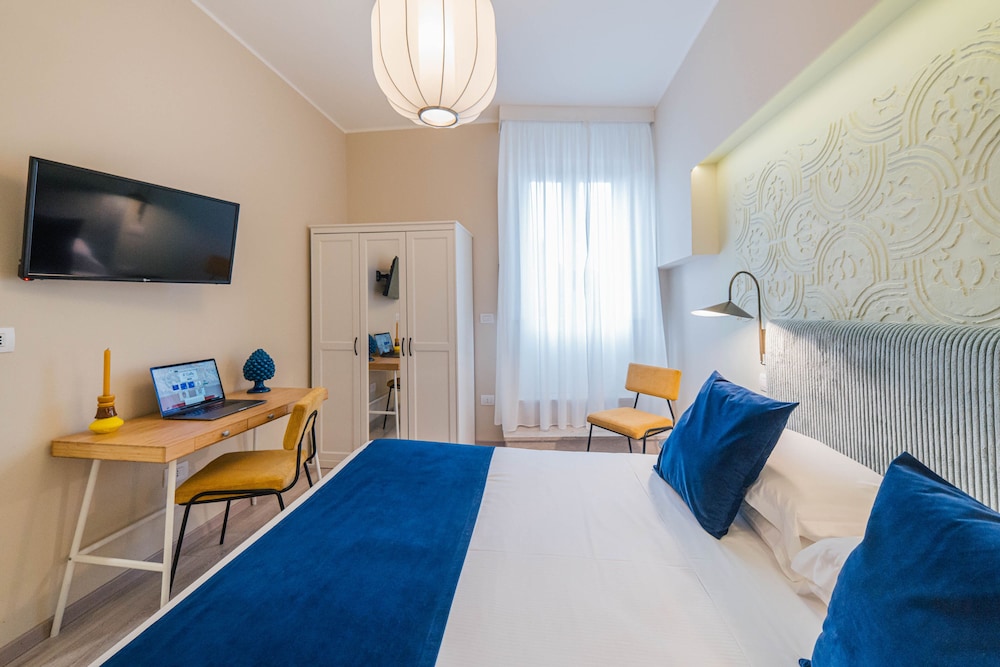 ROOM, DOUBLE BED, BALCONY