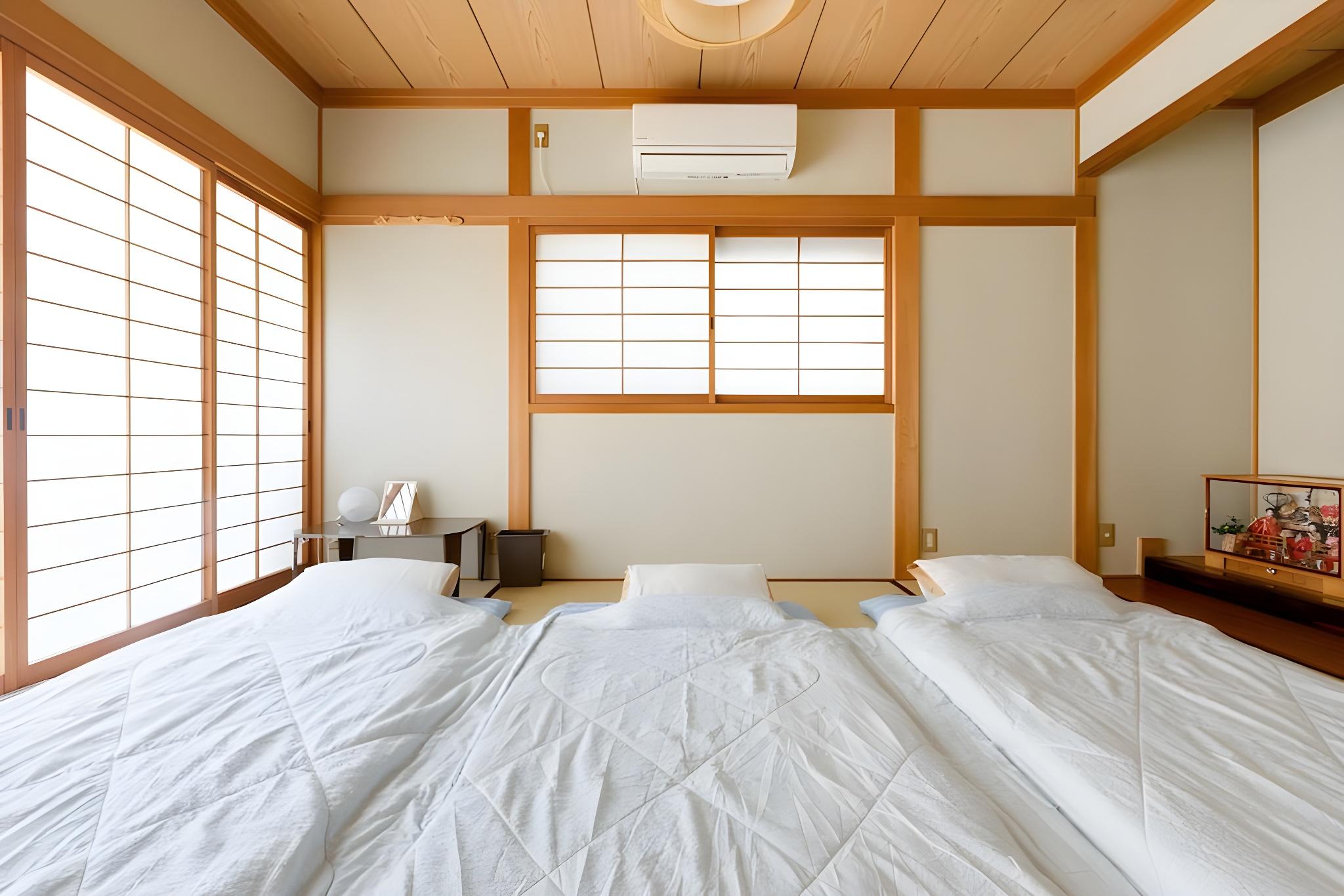 Japanese, Single Bed, Private Bathroom