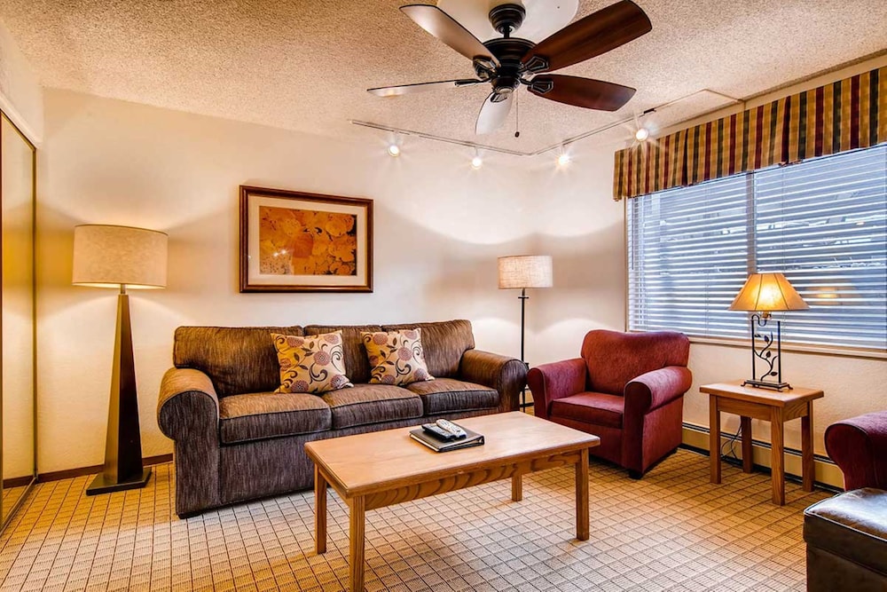 Eagle Point Resort 35/50