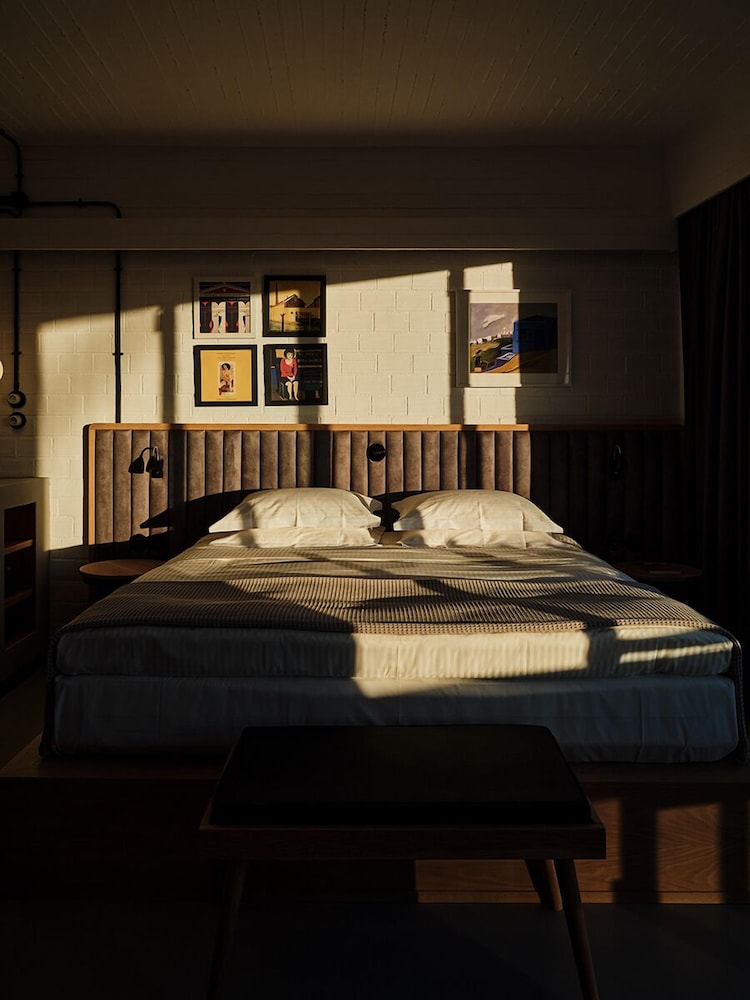 NOT HOTEL ATHENS 24/63