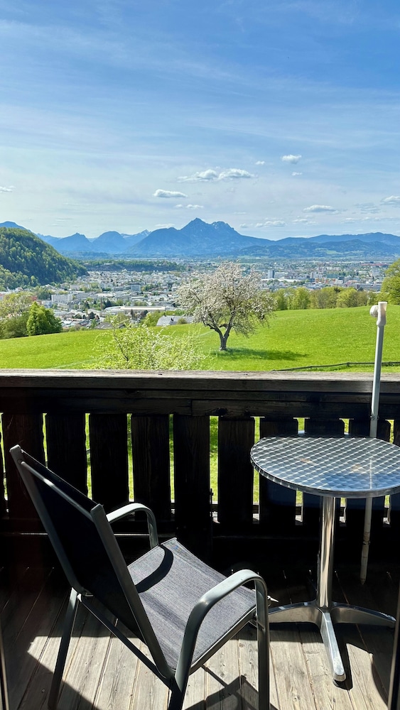 Hotel Schoene Aussicht 46/50