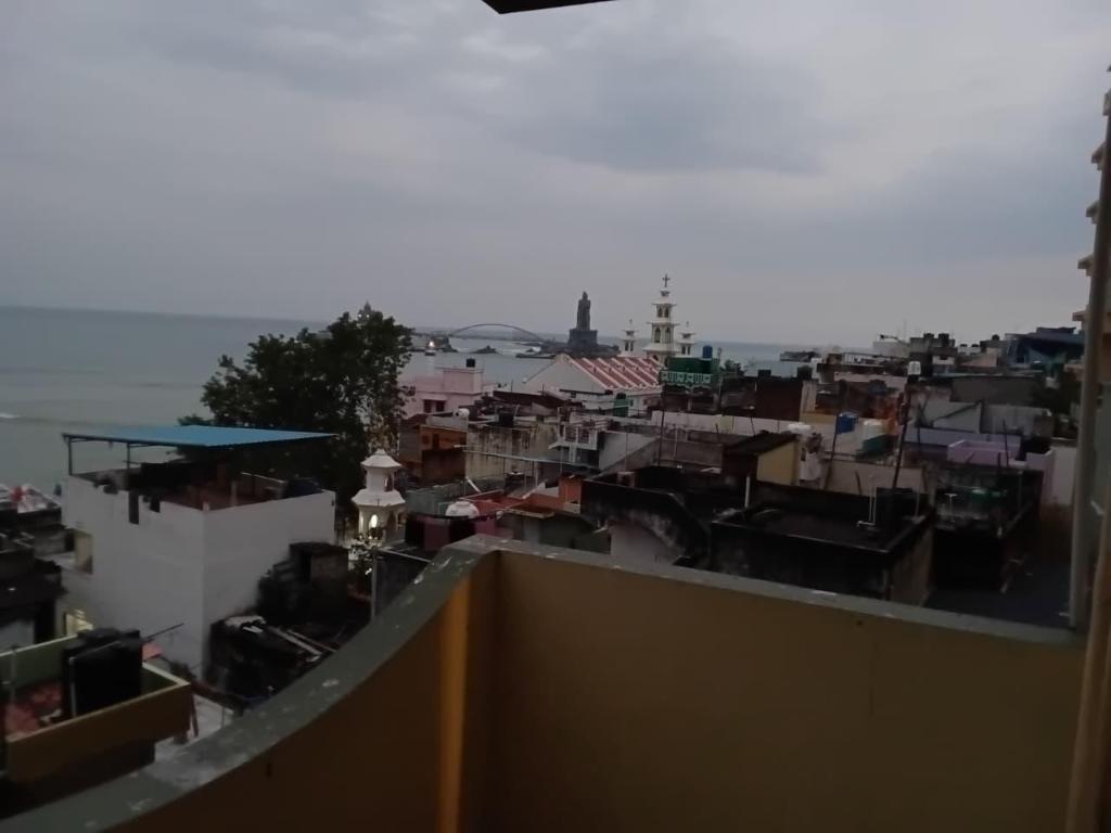 Hotel Maadhini 29/35