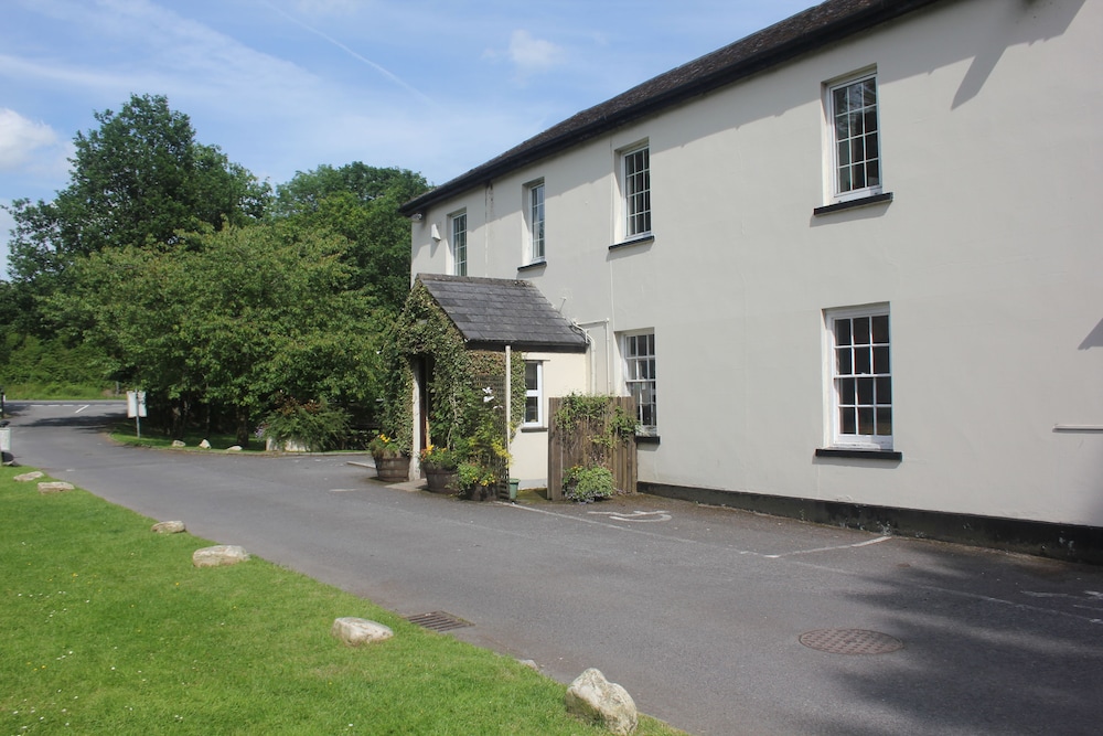 OYO Flagship Nant Ddu Lodge Hotel & Spa in Merthyr Tydfil