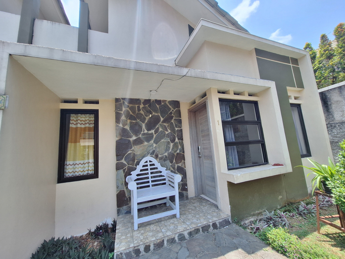 Urbanview Hotel Inkoppabri Cisarua Puncak 1/11