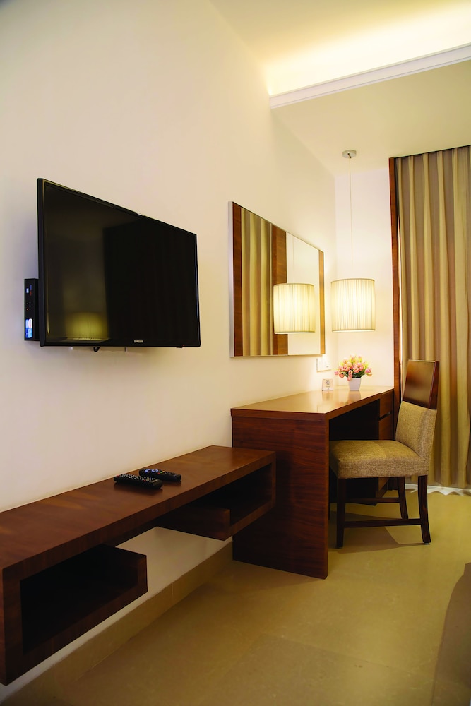 Urvashi Residency 30/43